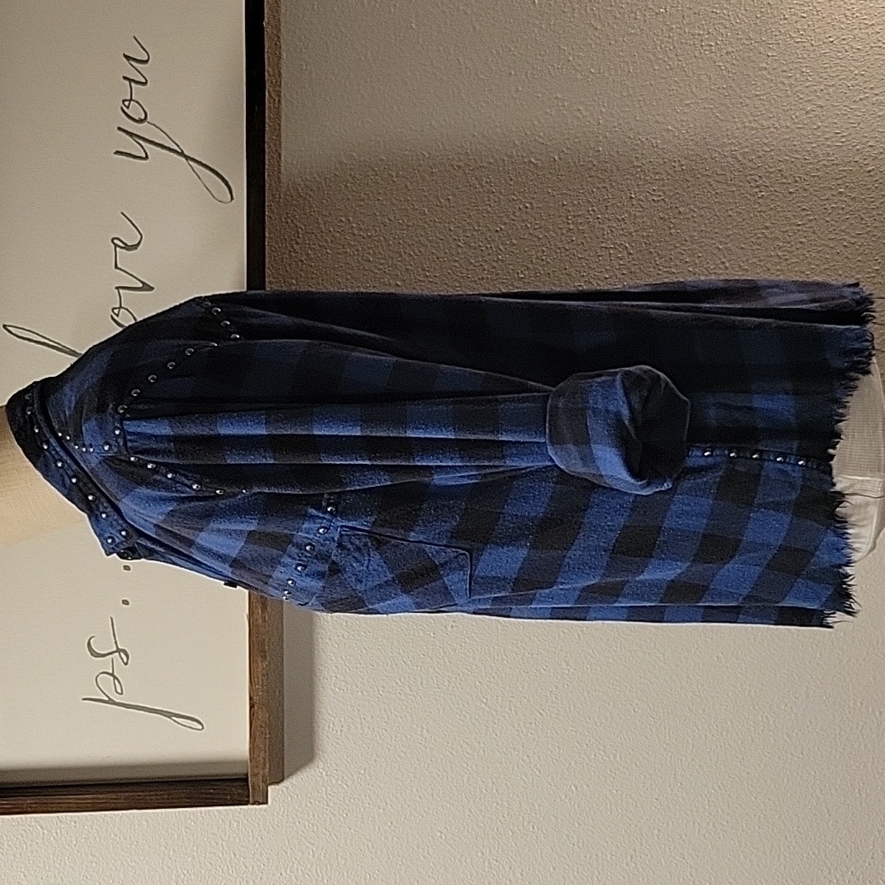 Rails Button-Up Shirt With Stud Detail - Picture 5 of 16